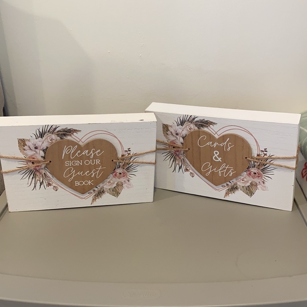 Guest & card sign